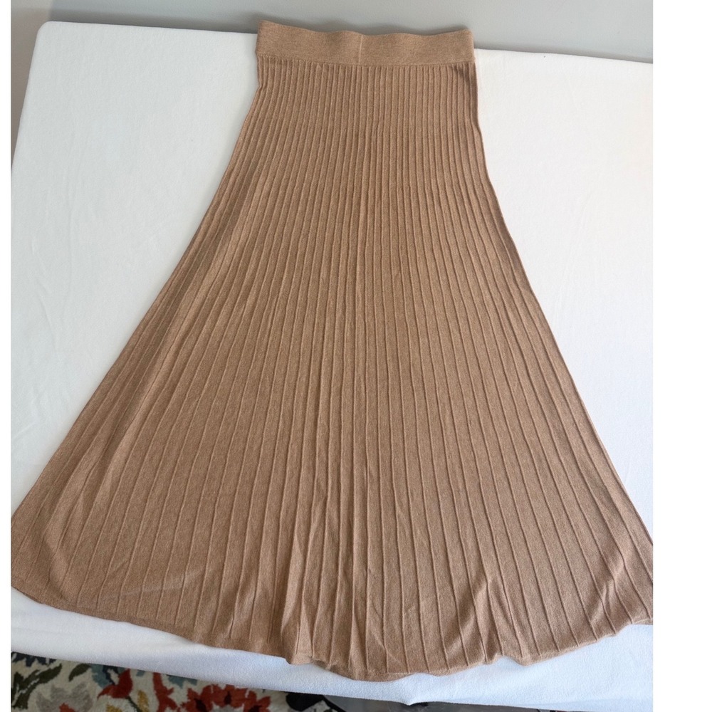 Banana Republic Maxi Skirt SZ XS Tan Ribbed Knit Pull On A-Line Classic Coastal